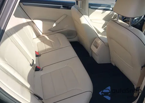 2017 Volkswagen Passat 1.8T R-Line из США, поврежденный, VIN 1VWDT7A30HC022064